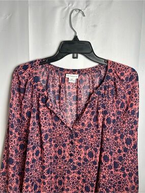Liz Claiborne Coral Pink and Navy Floral Top